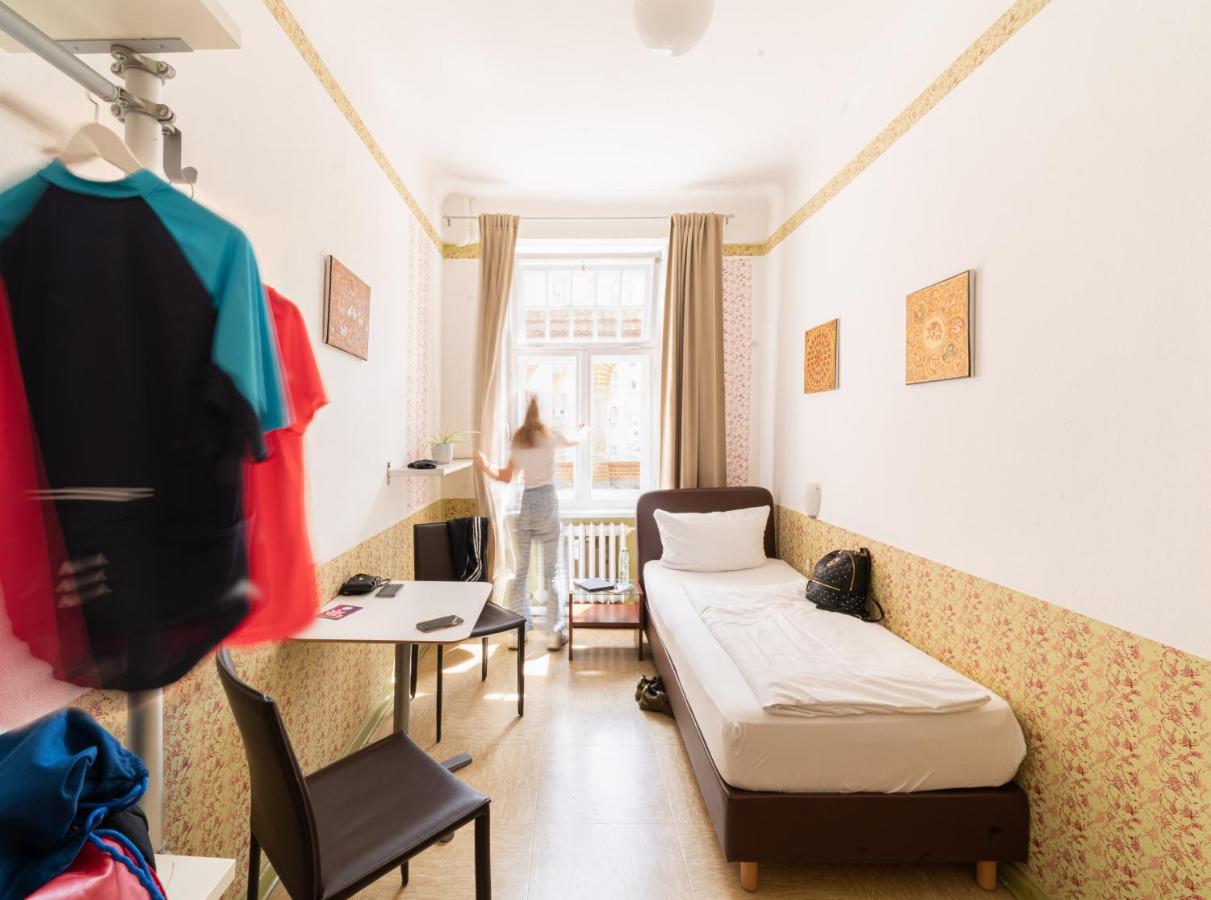 Three Little Pigs Hostel - Your Berlin Castle Berlim Exterior foto