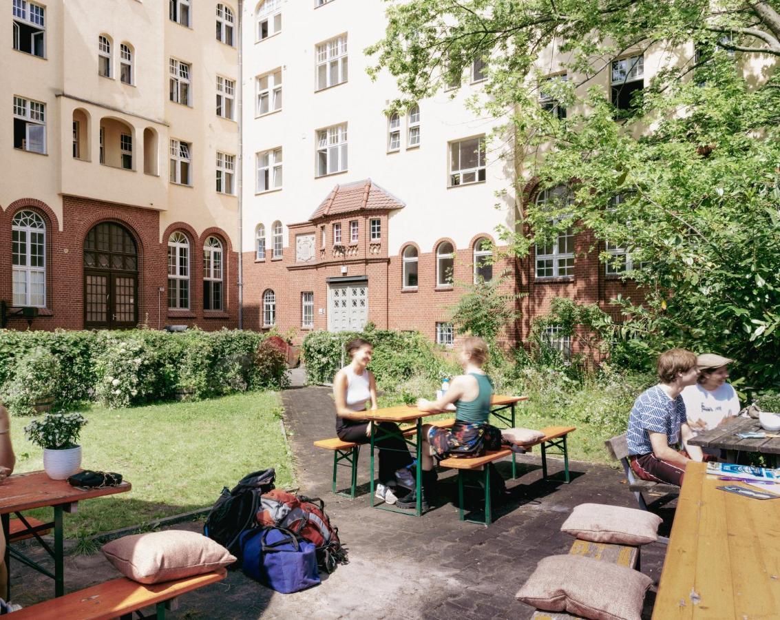 Three Little Pigs Hostel - Your Berlin Castle Berlim Exterior foto